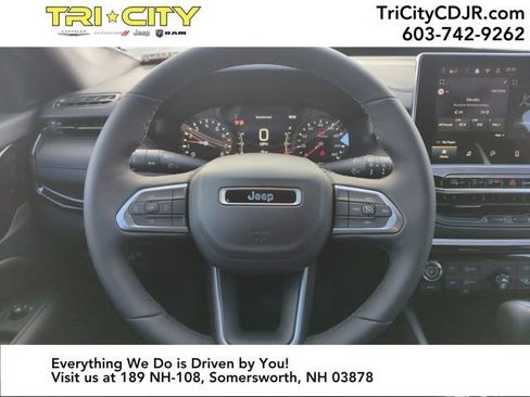 New 2026 Jeep Compass Latitude image 14