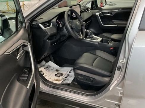 Used 2024 Toyota RAV4 XLE Premium image 9