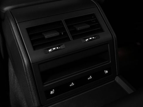 Certified 2025 Porsche Panamera 4 image 40