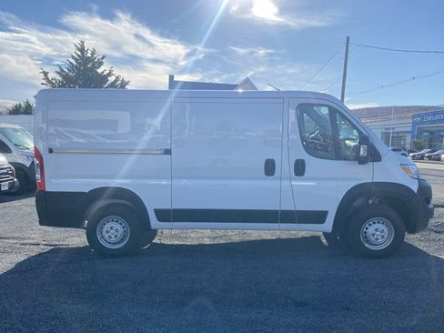 New 2026 RAM ProMaster 2500 w/ Convenience Group image 9