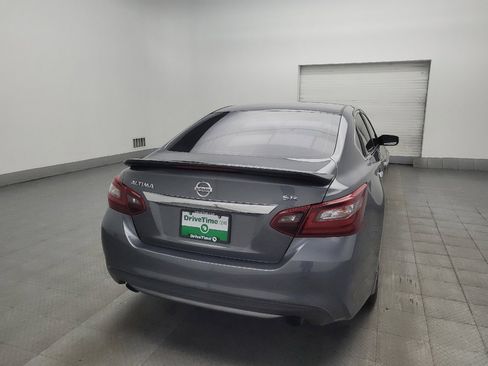 Used 2017 Nissan Altima 2.5 SR w/ Midnight Edition Package FWD image 7