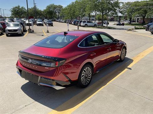 Used 2024 Hyundai Sonata SEL FWD image 3