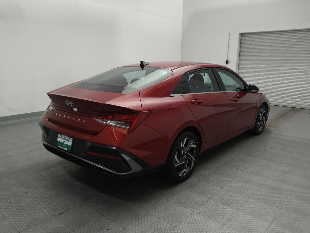 Used 2024 Hyundai Elantra SEL w/ Convenience Package FWD image 9