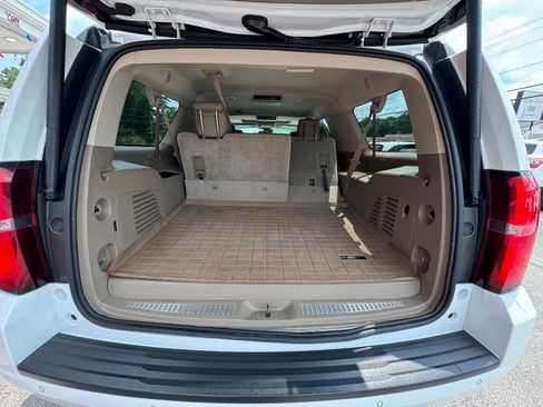 Used 2015 Chevrolet Suburban LT RWD image 25