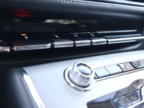 Used 2024 Lincoln Aviator AWD w/ Premium Package image 27