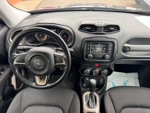 Used 2017 Jeep Renegade Latitude w/ Cold Weather Group AWD/4WD image 17