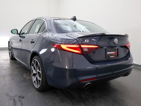 Used 2019 Alfa Romeo Giulia Ti AWD/4WD image 5