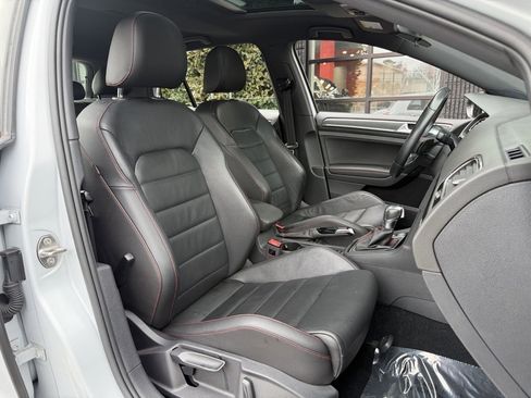 Used 2018 Volkswagen GTI SE w/ SE Leather Package image 34