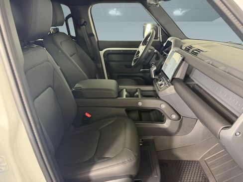New 2026 Land Rover Defender 110 X-Dynamic SE AWD/4WD image 26