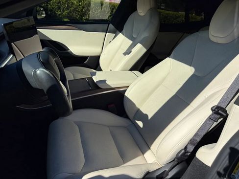 Used 2022 Tesla Model S Standard Range image 11