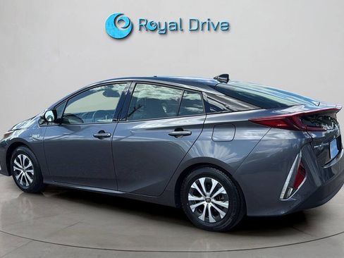 Used 2020 Toyota Prius Prime LE FWD image 4