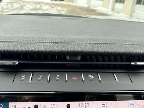New 2026 Jeep Grand Cherokee Altitude AWD/4WD image 18