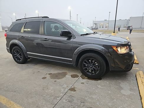 Used 2019 Dodge Journey SE w/ Connectivity Group image 4