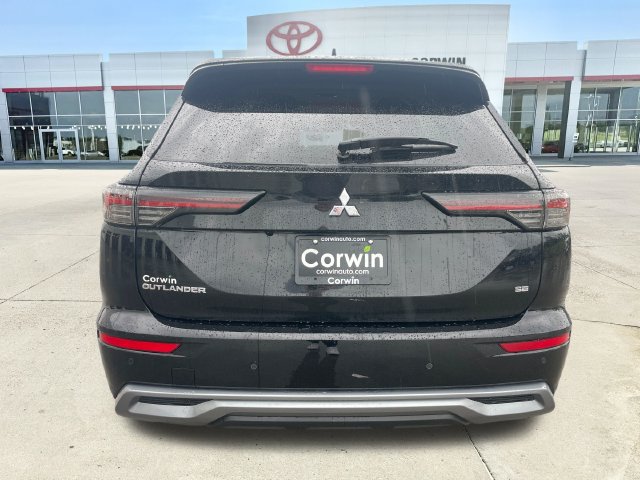 Used 2025 Mitsubishi Outlander SE FWD image 4