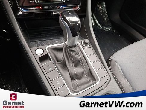 New 2025 Volkswagen Jetta SE image 7