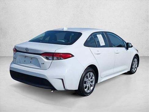 Used 2023 Toyota Corolla LE image 5