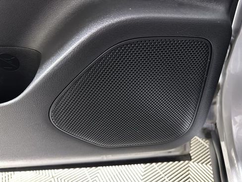 Used 2025 Nissan Rogue SV FWD image 25