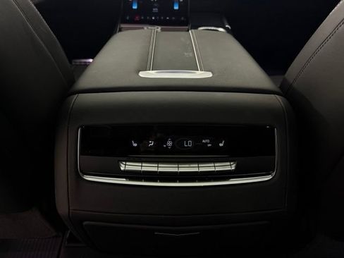 Used 2025 Cadillac Escalade V AWD/4WD image 32