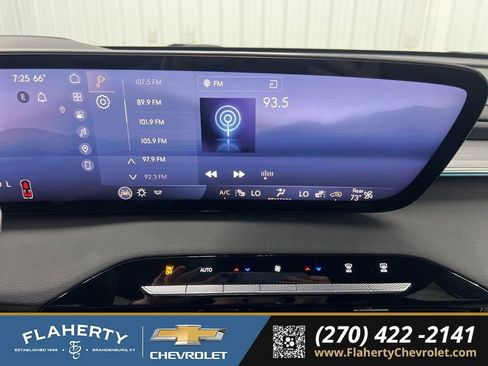 Used 2025 Buick Enclave Preferred image 29