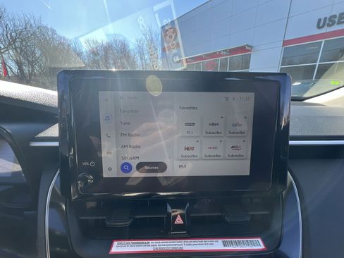 Used 2023 Toyota Corolla Cross LE image 18