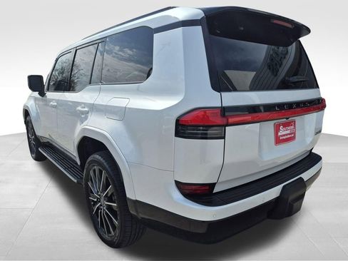 Used 2024 Lexus GX 550 w/ Accessory Package (Z1) image 4