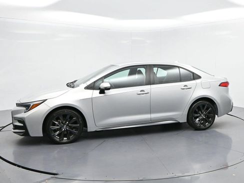 Used 2023 Toyota Corolla SE FWD image 4