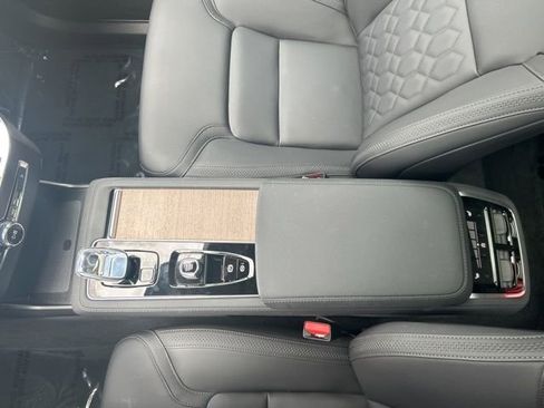 Certified 2025 Volvo XC90 B6 Plus AWD/4WD image 26