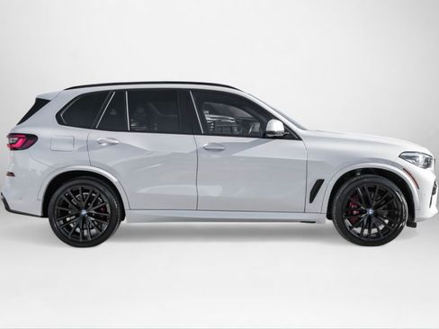 Used 2021 BMW X5 M50i image 5