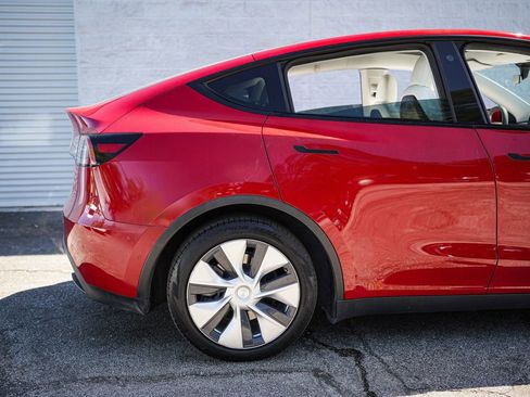 Used 2021 Tesla Model Y Long Range AWD/4WD image 13