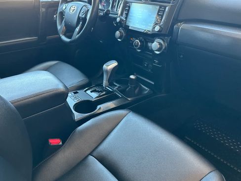 Used 2022 Toyota 4Runner TRD Off-Road Premium AWD/4WD image 15