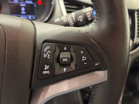 Used 2019 Chevrolet Trax LT w/ LT Convenience Package image 28