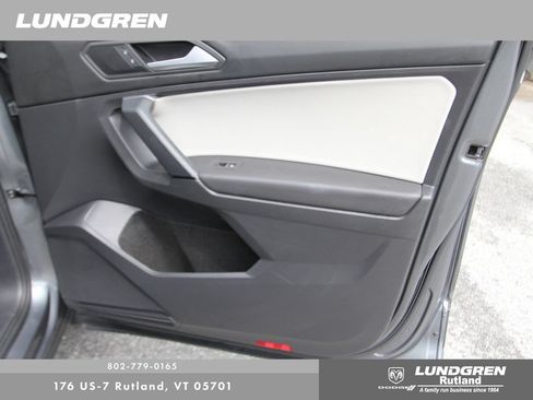 Used 2019 Volkswagen Tiguan SE AWD/4WD image 13