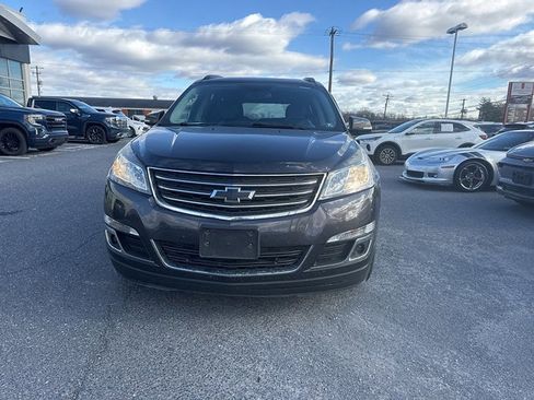 Used 2017 Chevrolet Traverse LT image 3