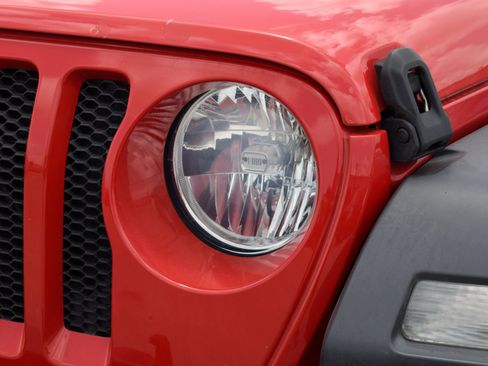 Used 2018 Jeep Wrangler Unlimited Sport S AWD/4WD image 24