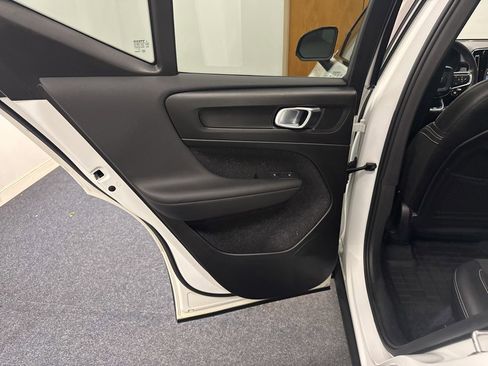 Used 2019 Volvo XC40 T5 R-Design AWD/4WD image 12