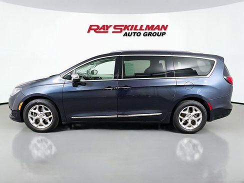 Used 2019 Chrysler Pacifica Limited FWD image 4