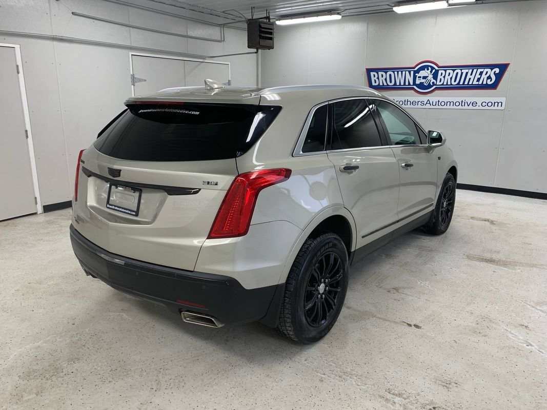 Used 2017 Cadillac XT5 Luxury AWD/4WD image 9