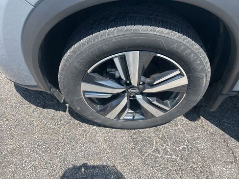 Used 2024 Nissan Rogue SL AWD/4WD image 32