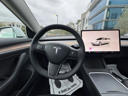 Used 2022 Tesla Model 3 image 25