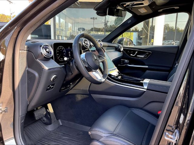 Used 2026 Mercedes-Benz GLC 300 4MATIC image 19