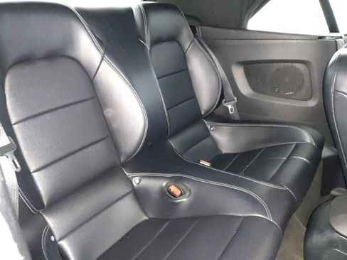 Used 2017 Ford Mustang Premium image 19