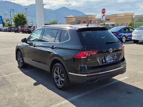 Used 2022 Volkswagen Tiguan SE AWD/4WD image 9