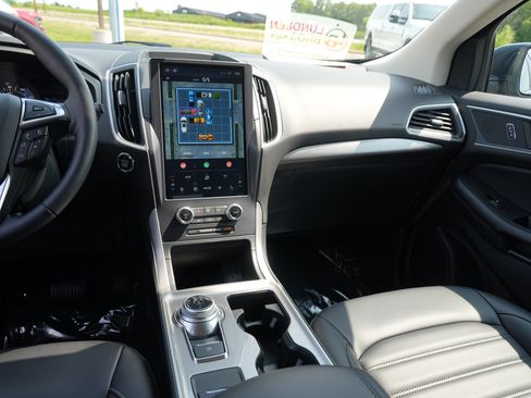 Used 2024 Ford Edge SEL w/ Convenience Package AWD/4WD image 23