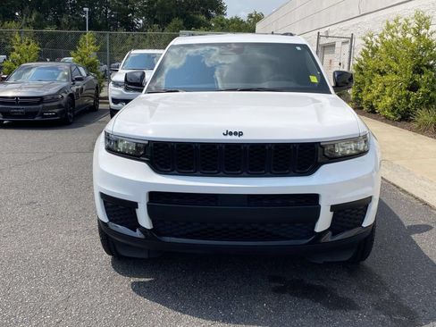Used 2022 Jeep Grand Cherokee L Laredo RWD image 2