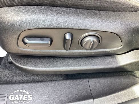 Used 2023 Chevrolet Equinox LT AWD/4WD image 15
