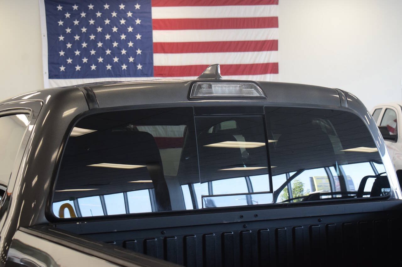 Used 2019 Toyota Tacoma TRD Sport w/ Technology Package AWD/4WD image 16