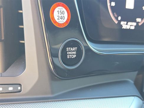 Certified 2025 Porsche Cayenne Base image 38