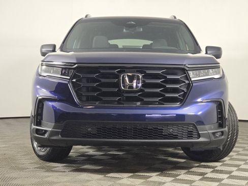 New 2025 Honda Pilot Sport image 2