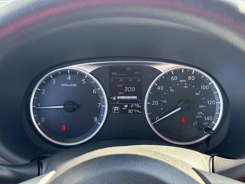 Certified 2025 Nissan Kicks Play S image 29