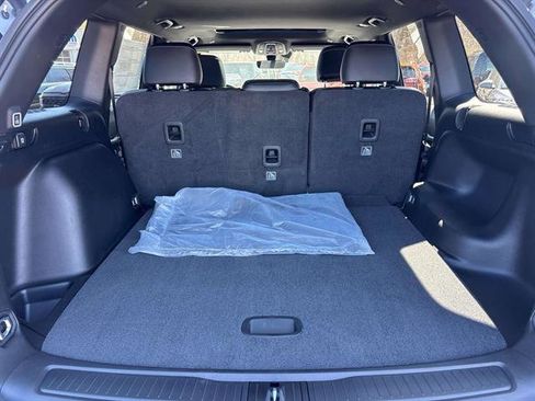 New 2026 Jeep Grand Cherokee Altitude image 4